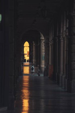 Bologna Caddesi 'nin sabah manzarası