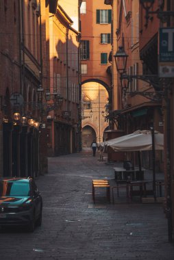 Bologna Caddesi 'nin sabah manzarası