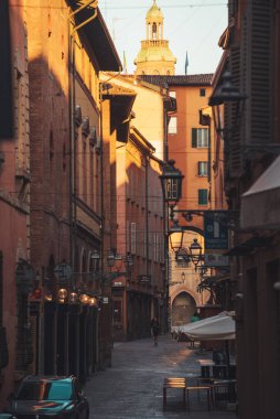 Bologna Caddesi 'nin sabah manzarası