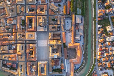İtalyan kasabası Senigallia 'nın havadan görünüşü