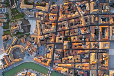 İtalyan kasabası Senigallia 'nın havadan görünüşü