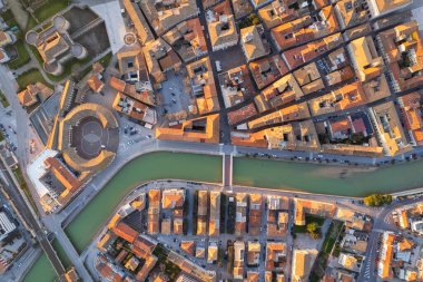 İtalyan kasabası Senigallia 'nın havadan görünüşü