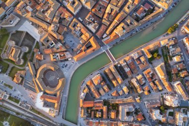 İtalyan kasabası Senigallia 'nın havadan görünüşü