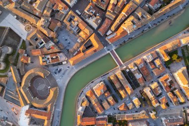 İtalyan kasabası Senigallia 'nın havadan görünüşü