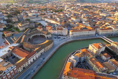İtalyan kasabası Senigallia 'nın havadan görünüşü