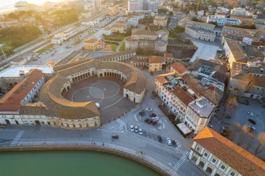 İtalyan kasabası Senigallia 'nın havadan görünüşü