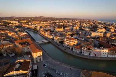 İtalyan kasabası Senigallia 'nın havadan görünüşü