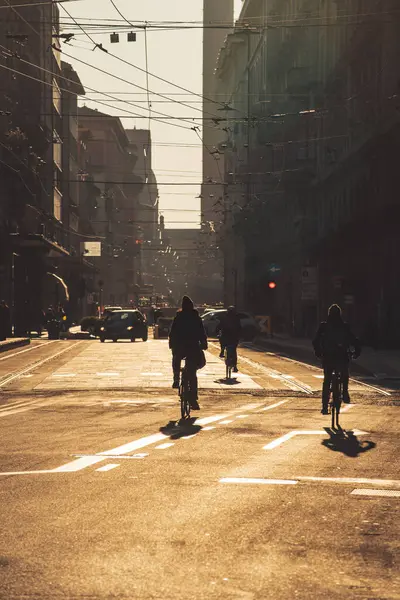 Bologna Caddesi 'nin sabah manzarası
