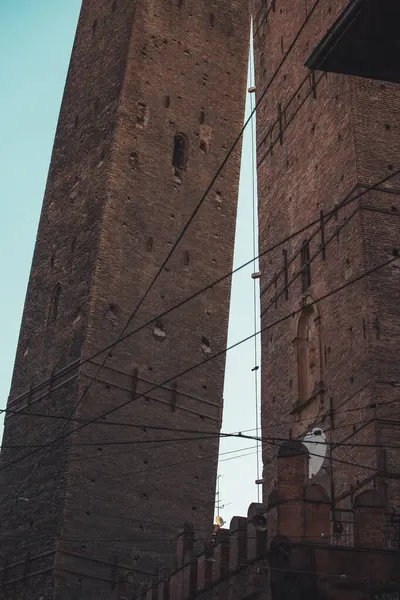 Bologna Caddesi 'nin sabah manzarası
