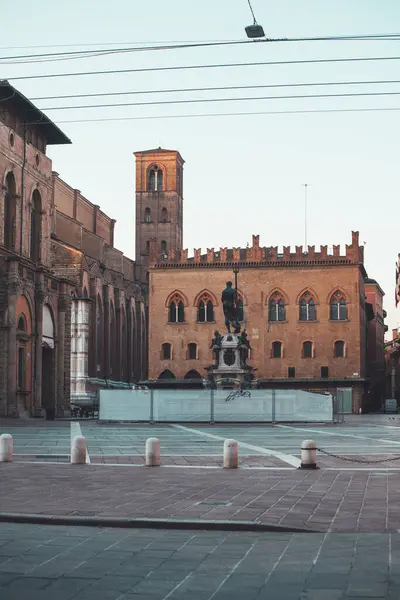 Bologna Caddesi 'nin sabah manzarası