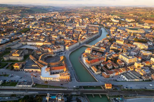 İtalyan kasabası Senigallia 'nın havadan görünüşü