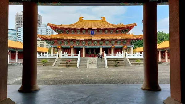 Taichung, Tayvan, 29 Şubat 2024: Taichung Konfüçyüs Tapınağı Ana Salonu