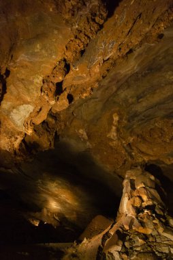 Koneprusy mağaralarında jeolojik oluşumlar
