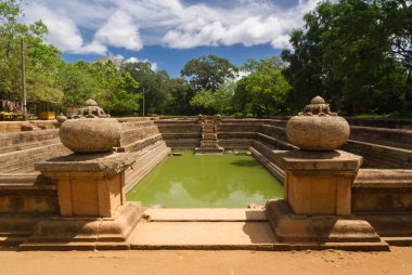Kuttam pokuna - İkiz Gölet, Anuradhapura, Sri Lanka