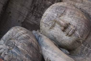 Buda heykeli kız vihare, Polonnaruwa, Sri Lanka uzanmış, portre