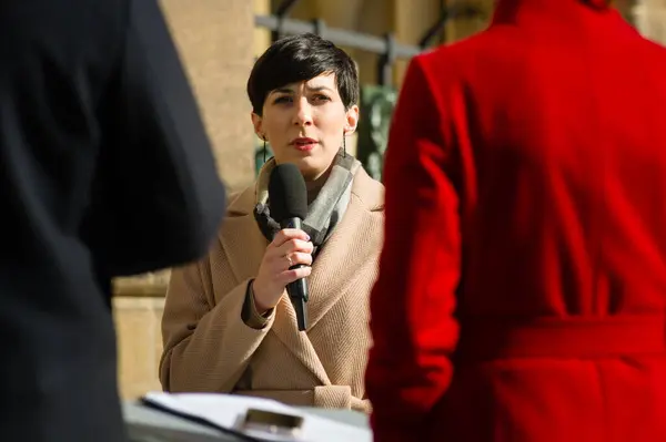 Çek Cumhuriyeti Milletvekilleri Meclisi Başkanı Marketa Pekarova Adamova, Çek Cumhuriyeti Cumhurbaşkanı Petr Pavel 'in açılışından önce bir TV röportajı verdi.