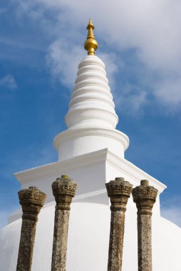 Thuparamaya, Sri Lanka 'daki en eski Budist stupa.