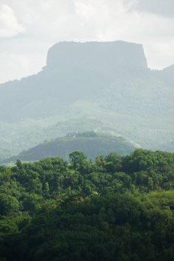 Bathalegala Kanda diğer adıyla İncil Kayası, Sri Lanka