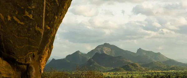 Bir görünümü Sigiriya Rock, Sri Lanka
