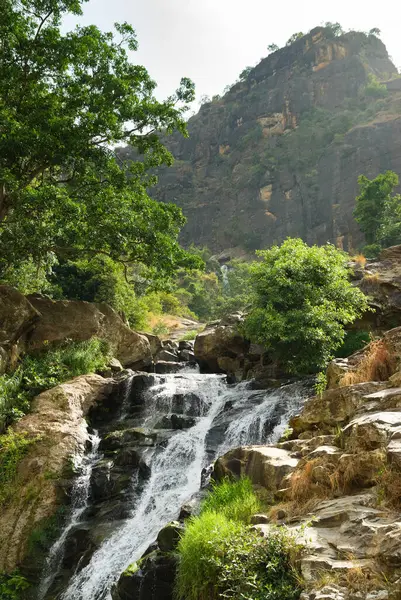 Ünlü Ravana Şelalesi, merkez Sri Lanka