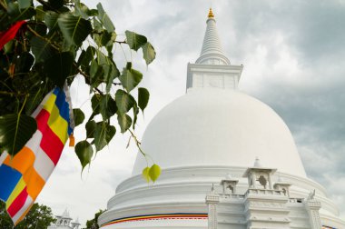 Mahiyangana Raja Maha Viharaya Budist stupa, Sri Lanka