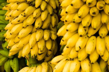 Closeup lezzetli olgun muz bir demet