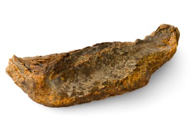 Bir parça umbalakada namı diğer beyaz arka planda kuru maldiv balığı.