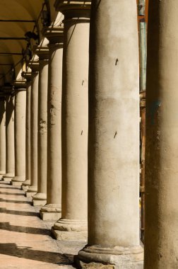 Sütun bir Bologna sokak Arcade, İtalya
