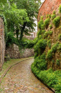 Dar sokak Meissen, Almanya tarihi Arnavut kaldırımı taş koydu
