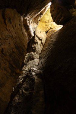 Prahov Kayalıkları 'ndaki doğal kumtaşı oluşumları rock kasabası, Bohem cenneti, Çek Cumhuriyeti