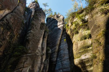 Çek Cumhuriyeti 'ndeki Adrspach kayalarında muazzam kaya oluşumları