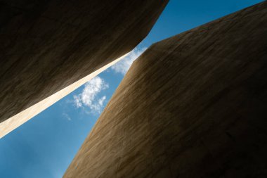 Prag 'daki Strahov tünelinin acımasız havalandırma kulesi..