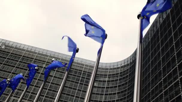 Banderas Europeas Frente Edificio Berlaymont Bruselas Bélgica — Vídeos de Stock