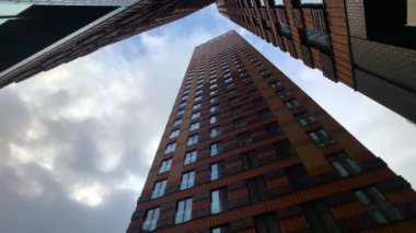 Amsterdam Zuidas, Amsterdam, Hollanda 'da yüksek katlı ofis binaları olan iş bölgesi. 