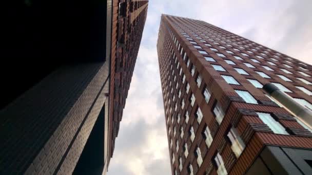 アムステルダム アムステルダム オランダで撮影された高層オフィスビルを持つビジネス地区 — ストック動画