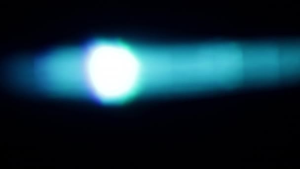 Cam Işıklı Mercek Siyah Arkaplan Üzerine Işık Sızıntısı — Stok video