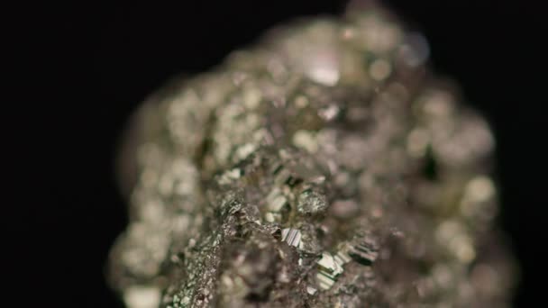 Primer Plano Cristal Natural Parite Textura Piedra Giratoria Fondo Abstracto — Vídeos de Stock