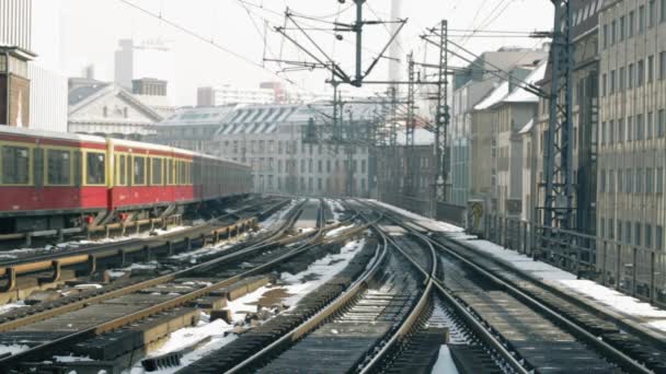 Winterstadsgezicht Met Bahn Metro Trein Berlijn Duitsland — Stockvideo