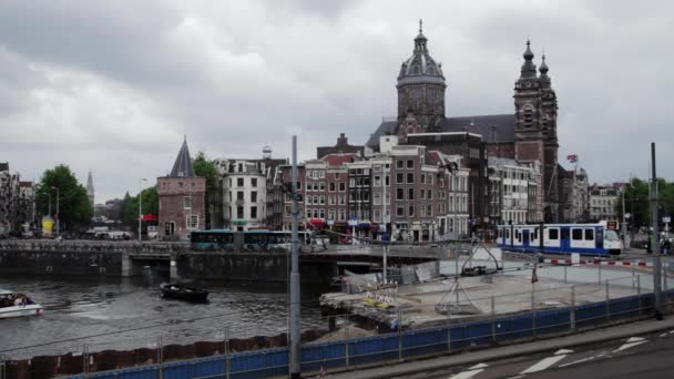 Miejski Krajobraz Centrum Amsterdamu Bazyliką Mikołaja Kościół Budownictwo Holandia — Wideo stockowe