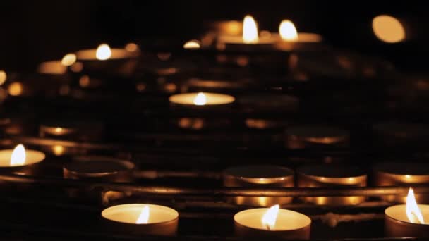 Close Van Een Groep Kaarsen Notre Dame Kathedraal Parijs Frankrijk — Stockvideo