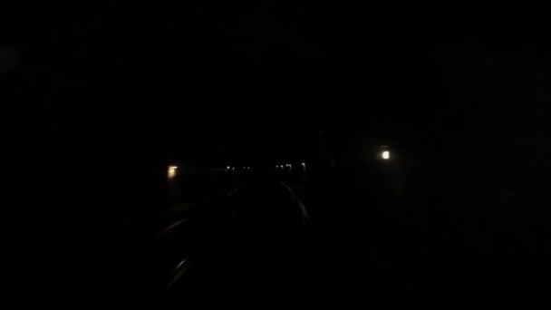 Métro-métro passant devant la gare de Paris France. 