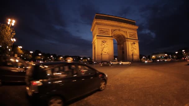 Triumfbågen Med Trafik Nattetid Paris Frankrike Tidsfrist — Stockvideo