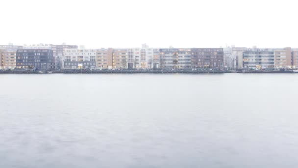 荷兰阿姆斯特丹爪哇岛现代海滨建筑日以继夜地消失 — 图库视频影像
