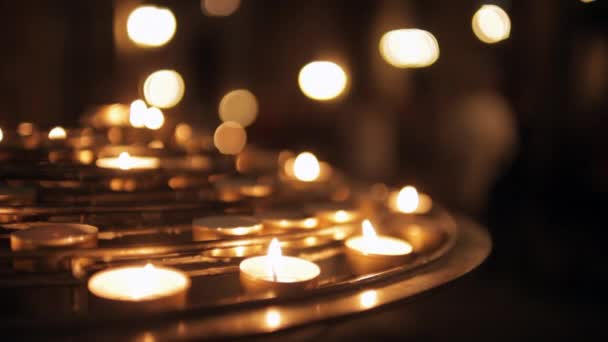 Nahaufnahme Einer Gruppe Brennender Kerzen Der Kathedrale Notre Dame Paris — Stockvideo