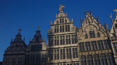 Antwerp, Belçika 'daki pazar meydanındaki Lonca evleri.. 