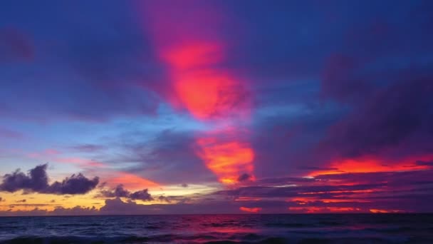 Vista Aérea Céu Bonito Acima Karon Praia Phuket Tailândia Nuvens — Vídeo de Stock