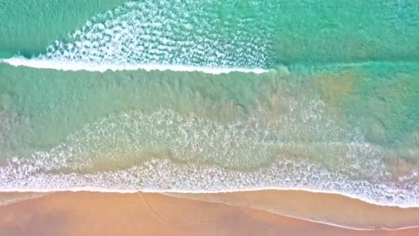 Vzdušný Výhled Shora Vlna Vlnou Hnala Břehu Krajina Pohled Pláž — Stock video
