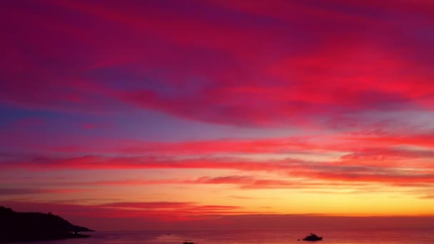 Сцена Красного Неба Свете Над Заходом Солнца Над Морем Видео — стоковое видео