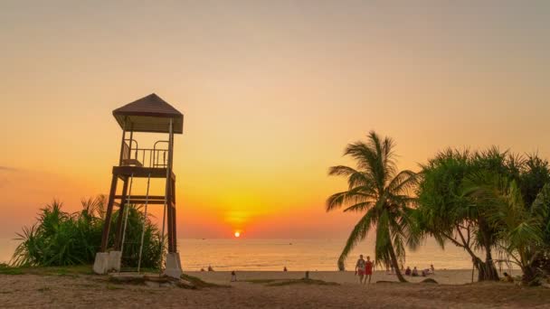 Timelapse Colorful Bright Sky Sunset Lifeguard Tower Karon Beach Karon — Wideo stockowe