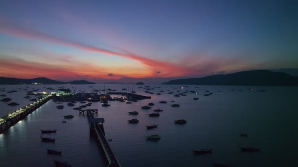 Hava Manzaralı Chalong Körfezi Alacakaranlık Renklerinde Phuket Körfezi Ndeki Takımadaların — Stok video